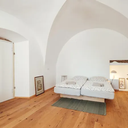 Guest house Gewoelbezimmer Am Hauptplatz 28 *