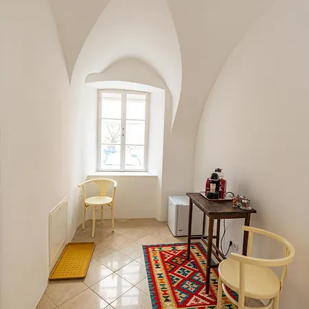 Gewoelbezimmer Am Hauptplatz 28 Gasthuis